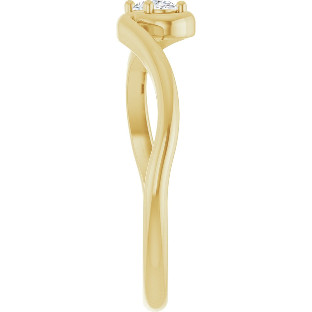 14K Yellow Gold 1/6 CT Lab-Grown Diamond Ring