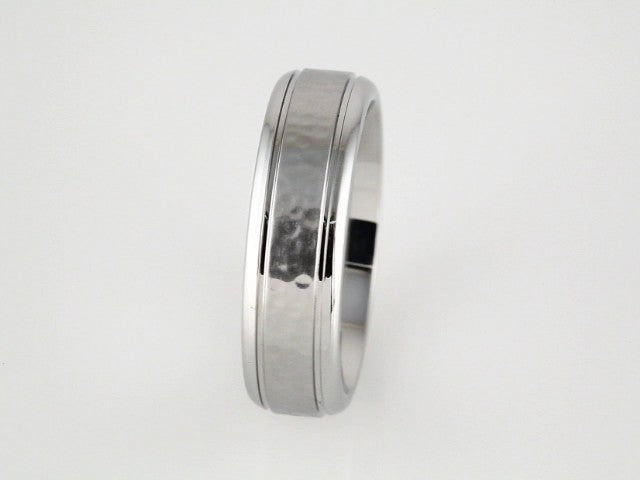 Cobalt 7 mm Stepped-Edge Grooved Comfort-Fit Band with Hammer Finish Size 8