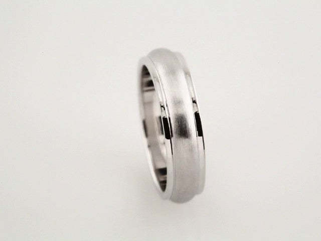 14K White Gold 5 mm Grooved Comfort-Fit Half Round Band Size 9