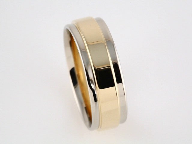 14K White/Yellow/White 5.5 mm Comfort-Fit Flat Inlay Band Size 8.5
