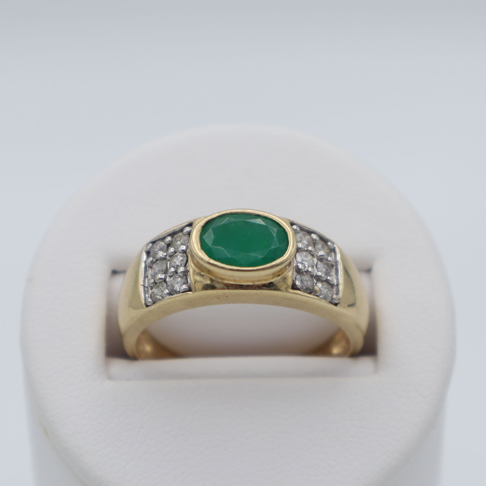 Askew Jewelers Emerald Estate Ring 2-2