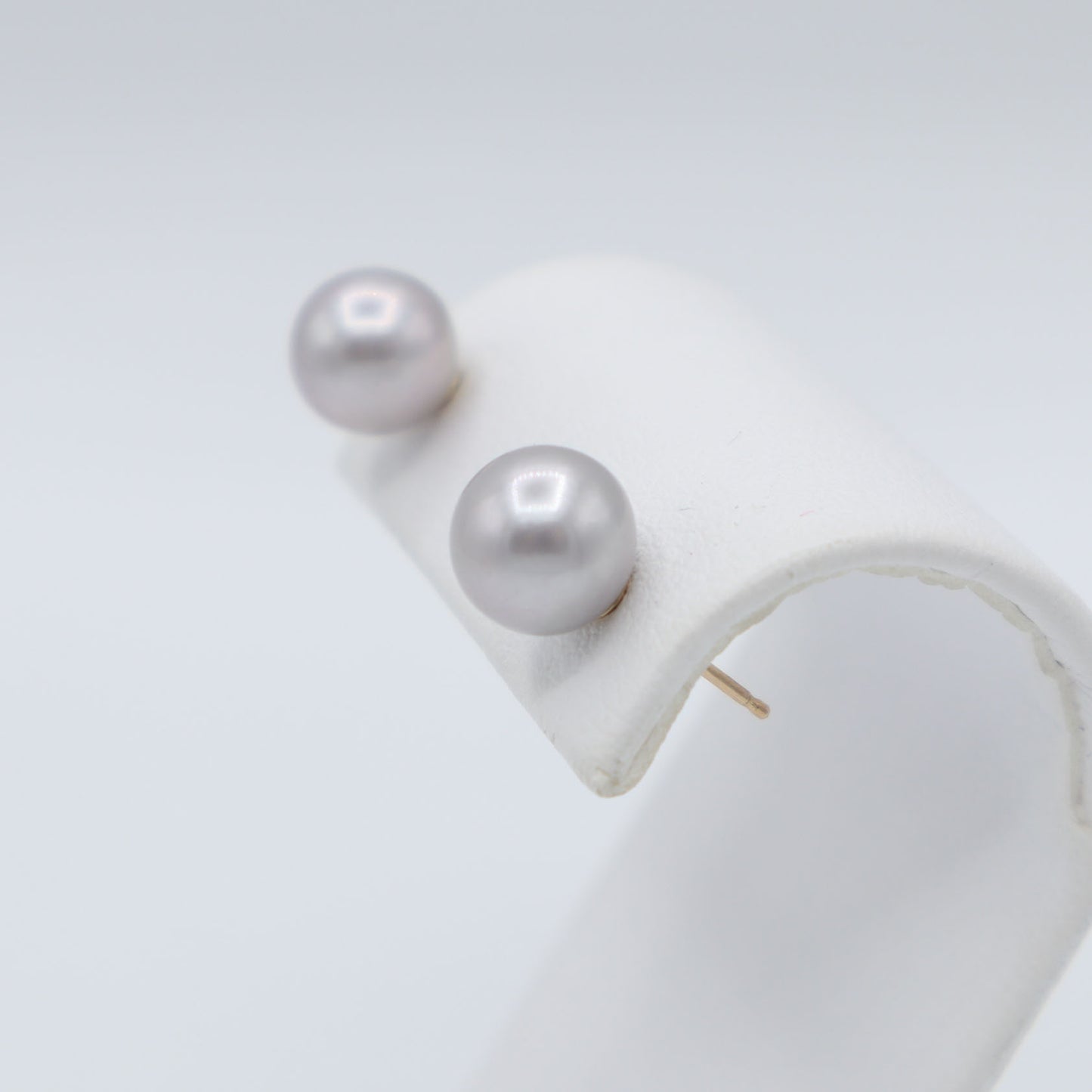 SALE 35% OFF - Grey Pearl Stud Earrings