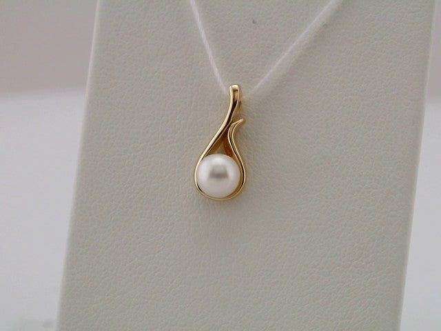 14K Yellow Cultured White Freshwater Pearl Pendant