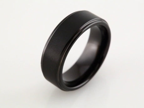 Black PVD Tungsten 8 mm Stepped-Edge Comfort-Fit Band Size 7
