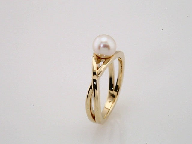 14K Yellow Cultured White Freshwater Pearl Ring