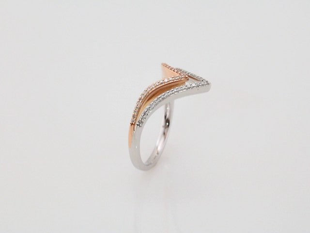 14K White/Rose 1/6 CTW Natural Diamond V Ring